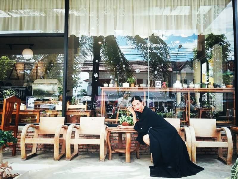 Customer wearing Sumo Vintage